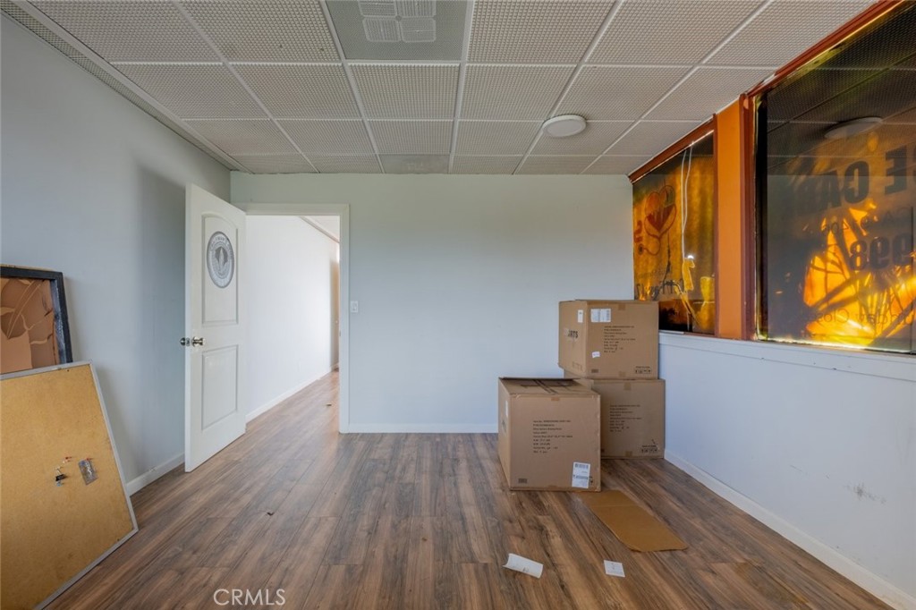 16955 Sherman Way Property Photo 12