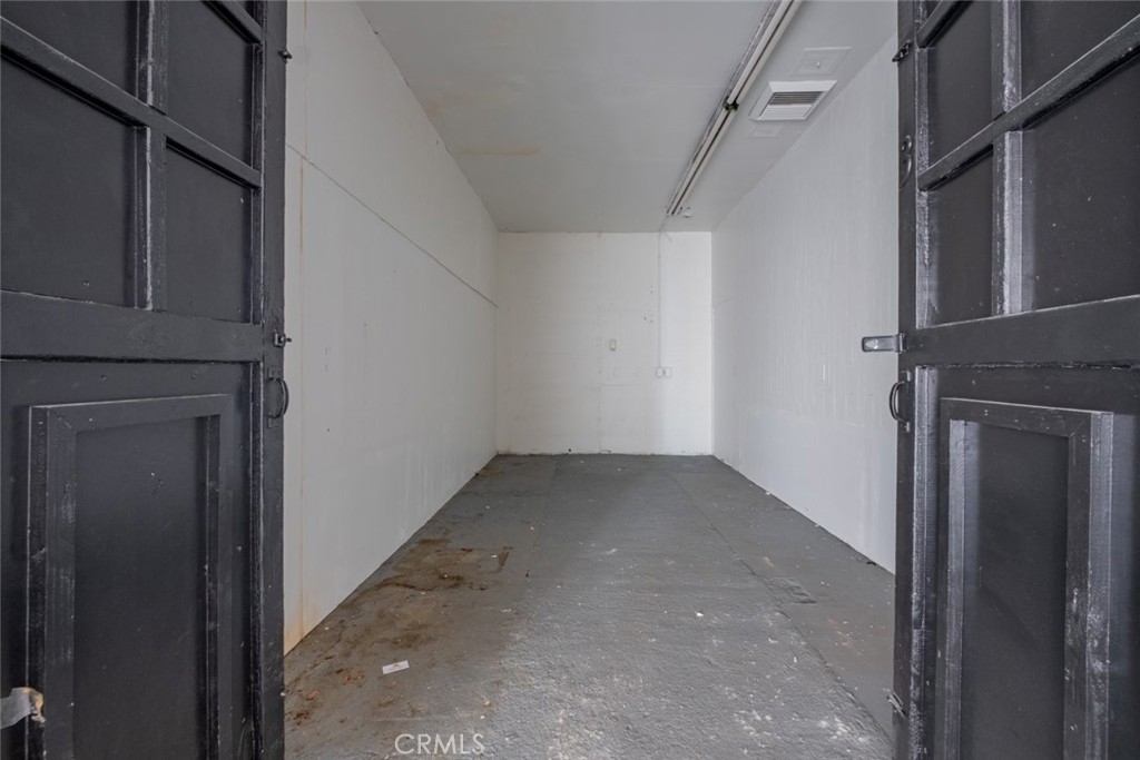 16955 Sherman Way Property Photo 20