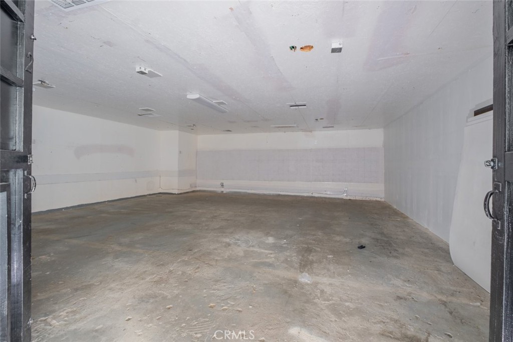 16955 Sherman Way Property Photo 24