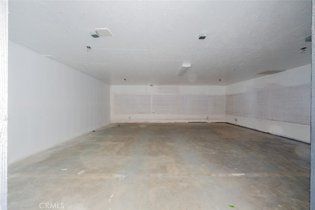 16955 Sherman Way Property Photo 26