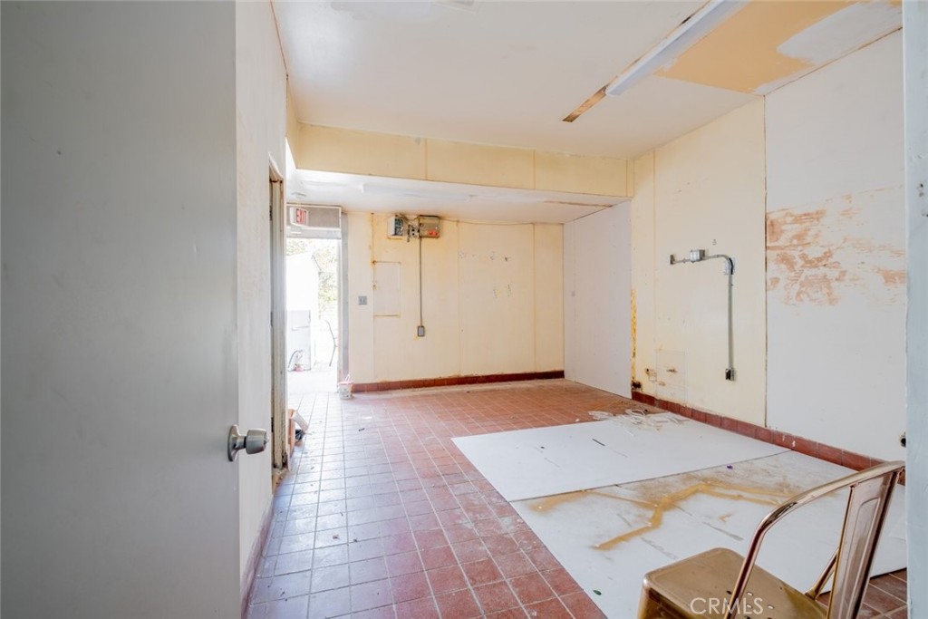 16955 Sherman Way Property Photo 27