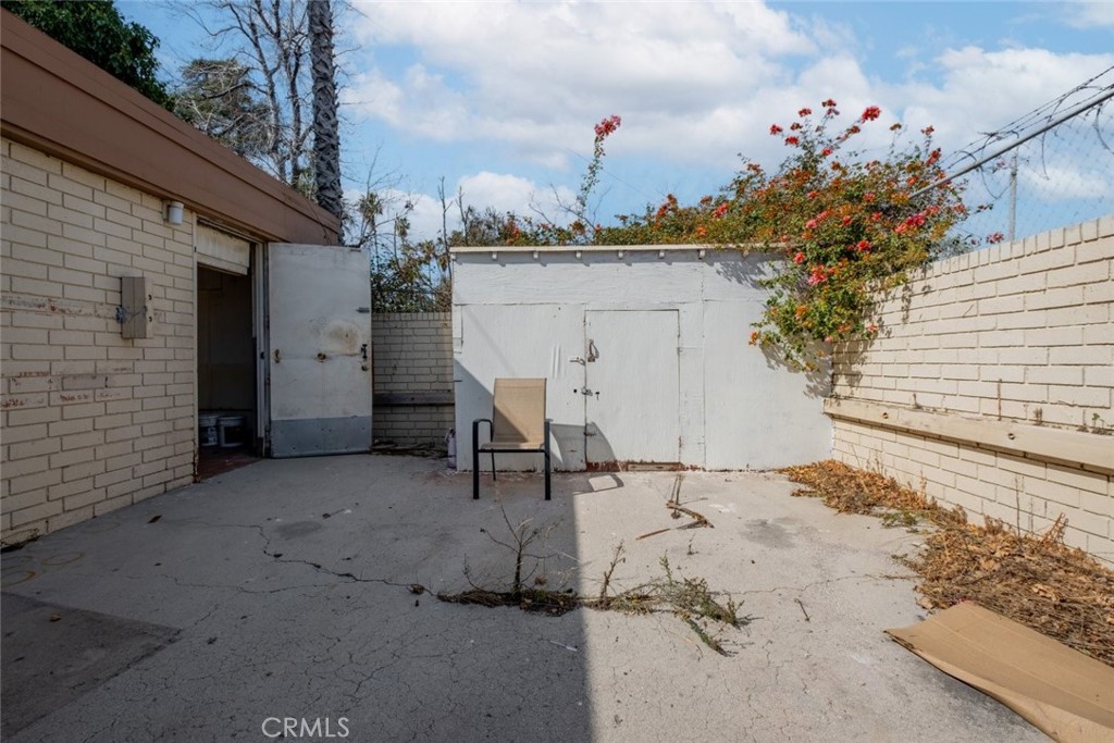16955 Sherman Way Property Photo 31