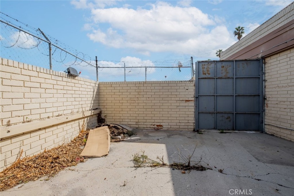 16955 Sherman Way Property Photo 32