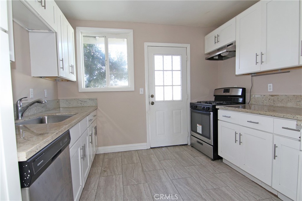 9258 Elm Avenue Property Photo 4