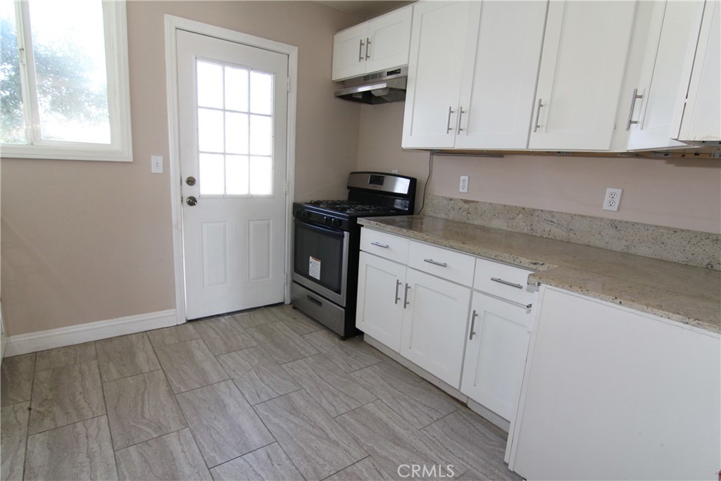 9258 Elm Avenue Property Photo 6