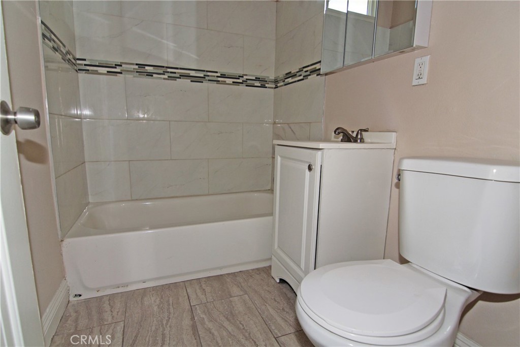 9258 Elm Avenue Property Photo 9