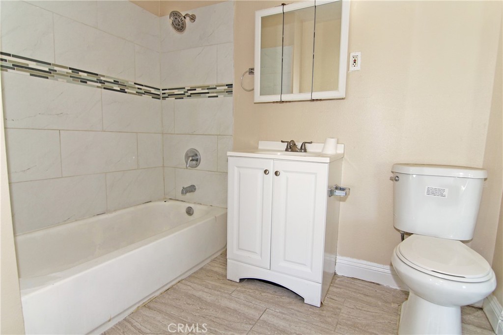 9258 Elm Avenue Property Photo 12