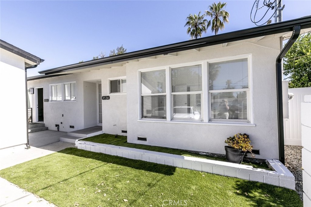 8524 Saloma Avenue Property Photo