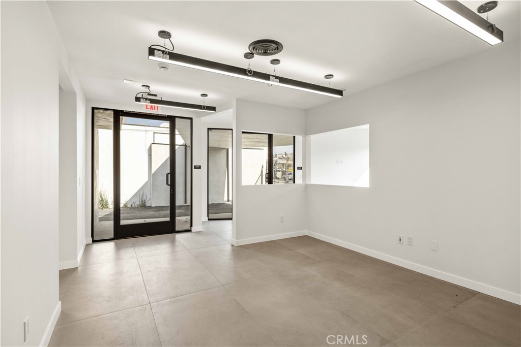 8809 Sunland Boulevard Property Photo 5