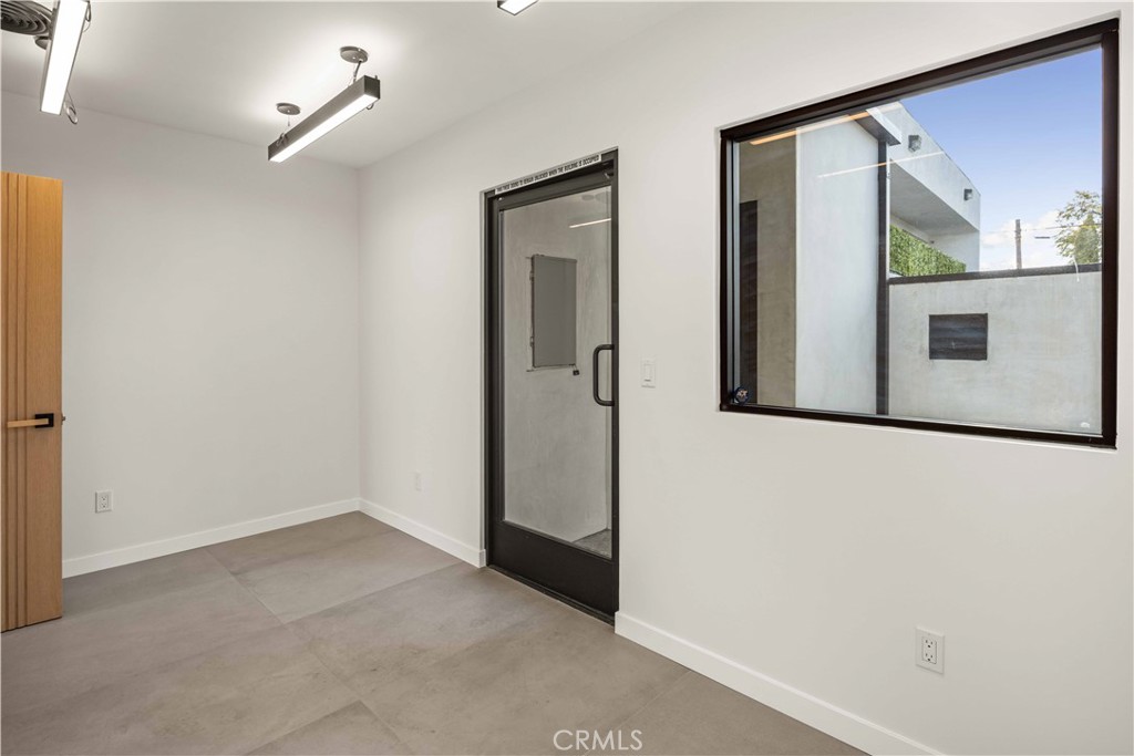 8809 Sunland Boulevard Property Photo 14