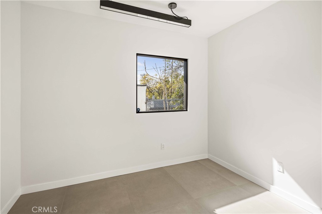 8809 Sunland Boulevard Property Photo 16