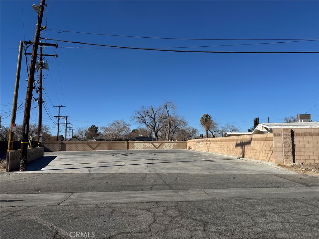 1137 W Avenue I Property Photo 5