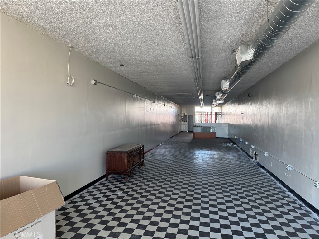 1137 W Avenue I Property Photo 9