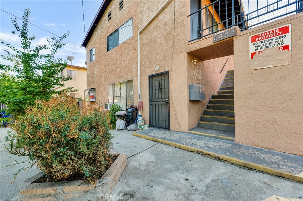 6827 Radford Avenue Property Photo 1