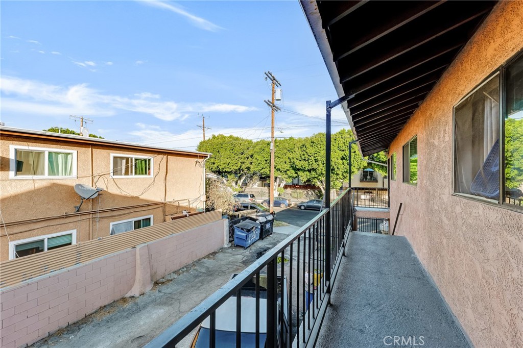 6827 Radford Avenue Property Photo 10