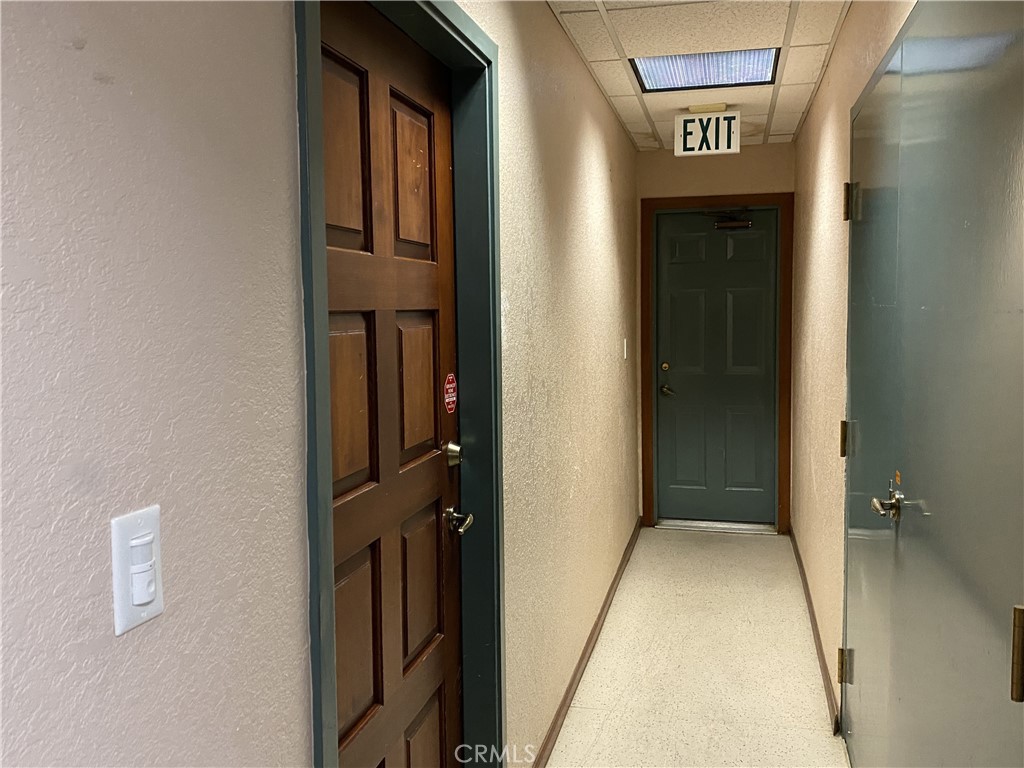 950 E Palmdale Boulevard Property Photo 5