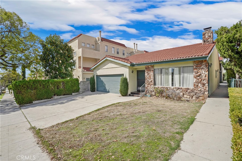 723 E Tujunga Avenue Property Photo