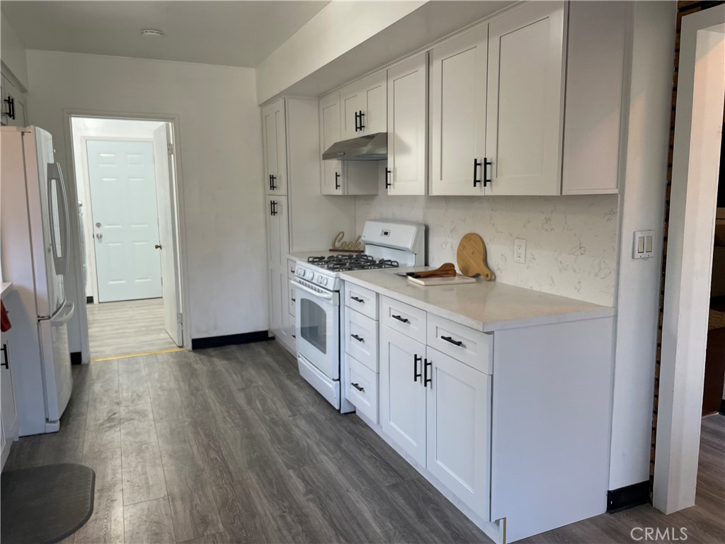 9166 Tamarind Ave. Property Photo 3