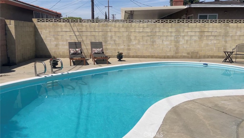 9166 Tamarind Ave. Property Photo 8