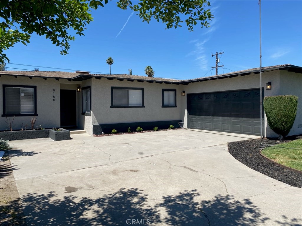 9166 Tamarind Ave. Property Photo 9