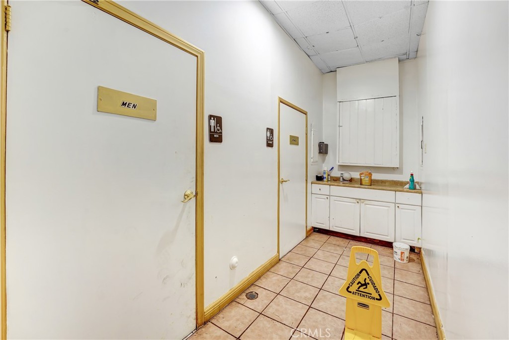 10110 Topanga Canyon Boulevard Property Photo 9
