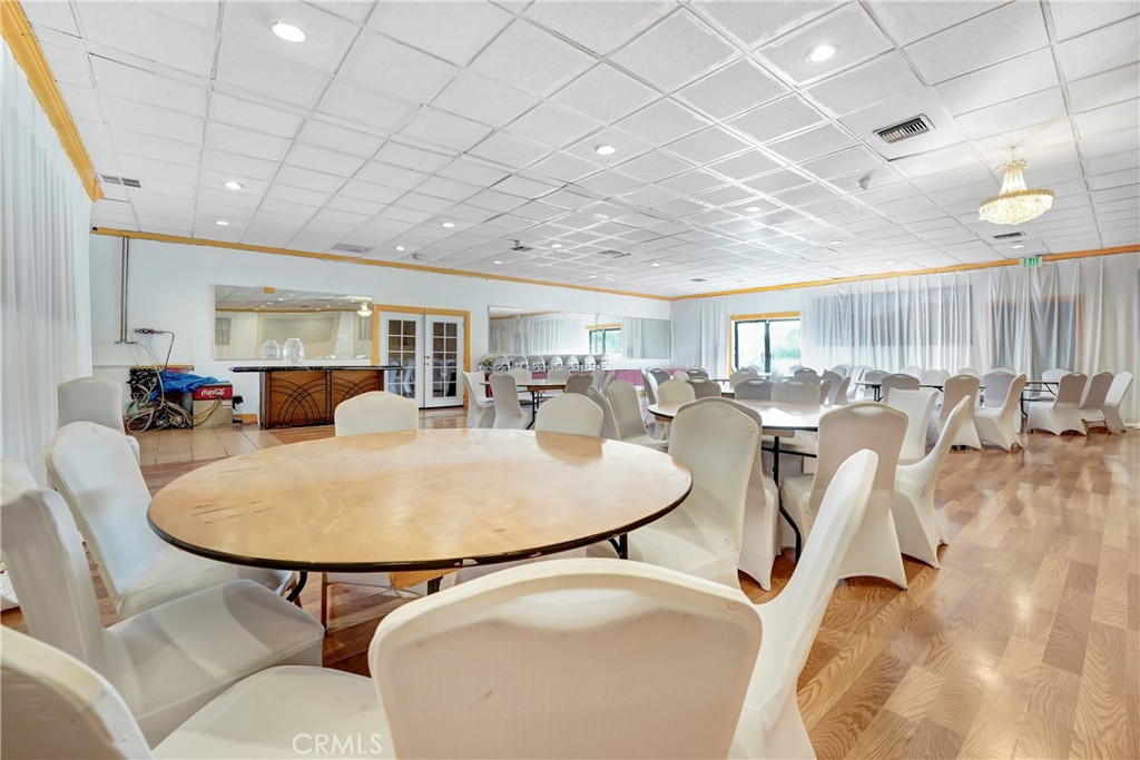 10110 Topanga Canyon Boulevard Property Photo 16