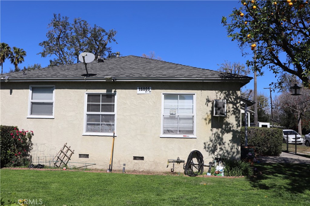 16805 Sherman Way Property Photo 5