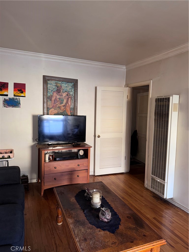 16805 Sherman Way Property Photo 8