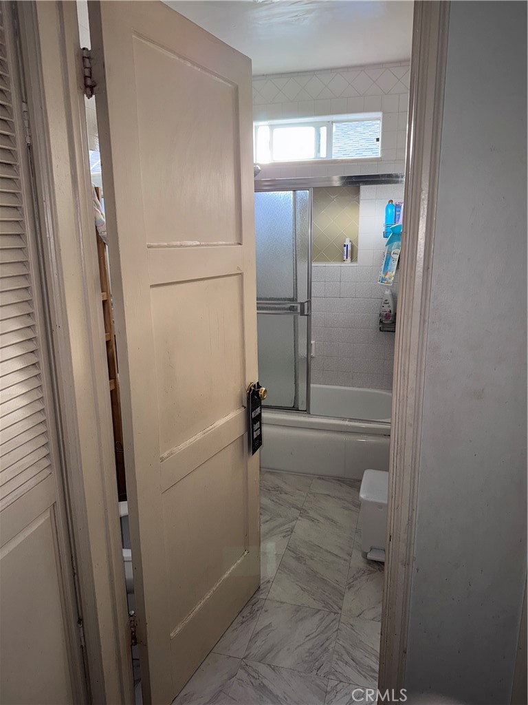 16805 Sherman Way Property Photo 14