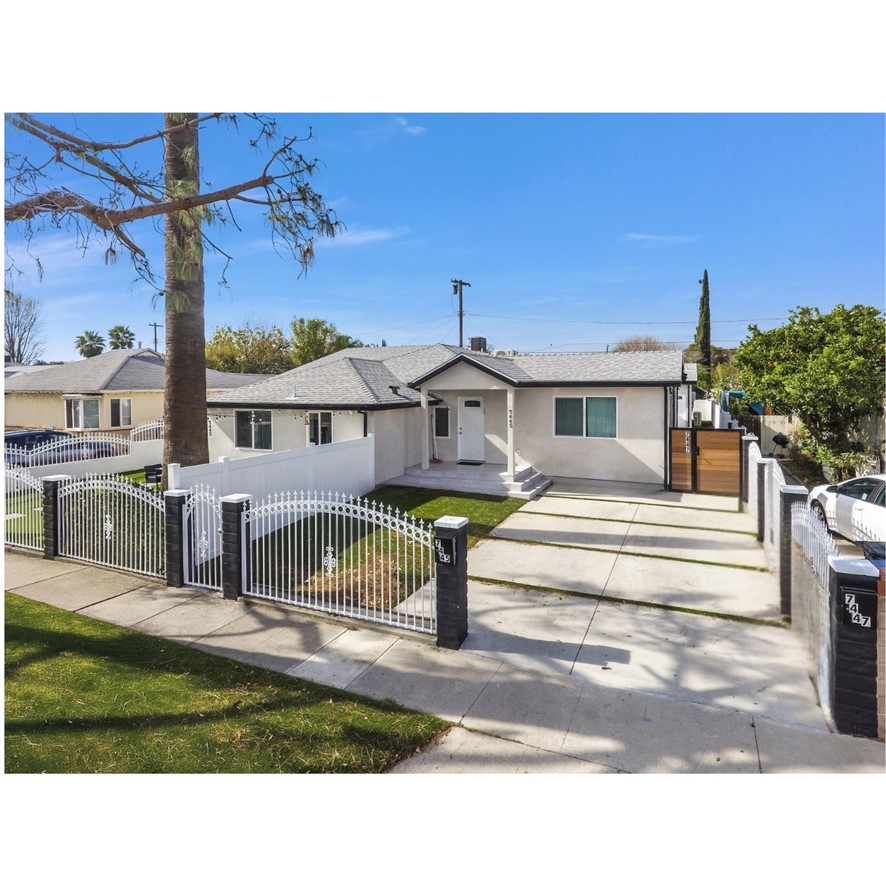 7445 Oakdale Avenue Property Photo