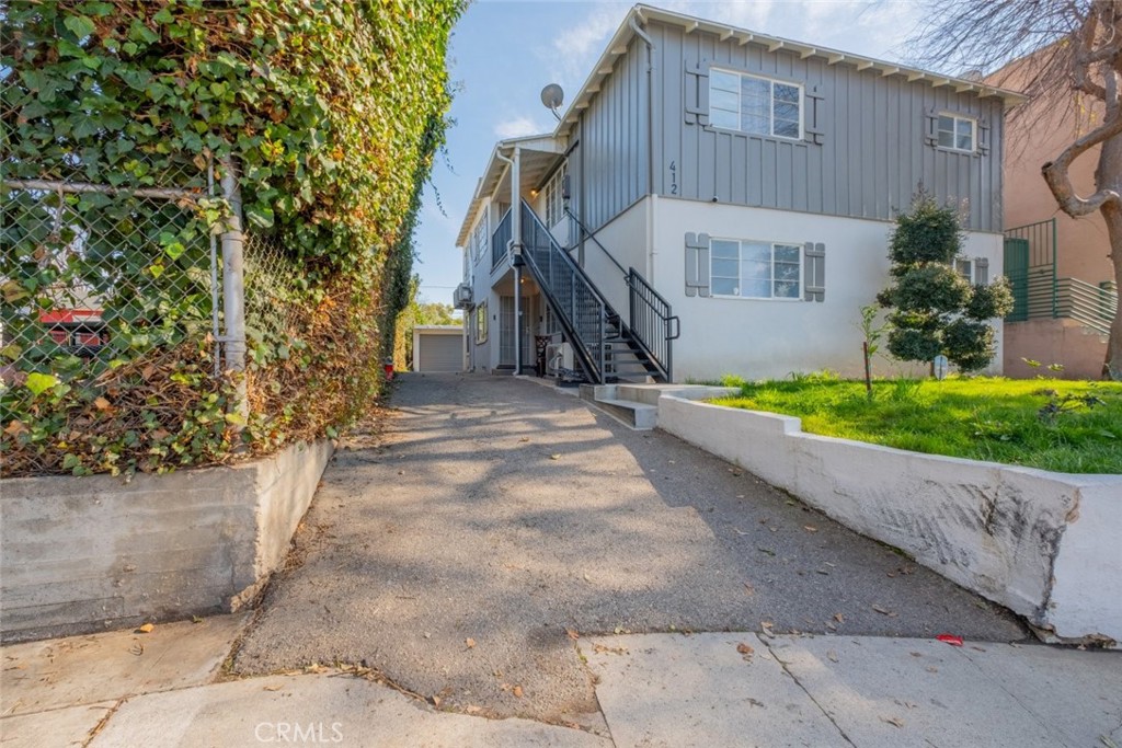 412 W Elmwood Avenue B Property Photo