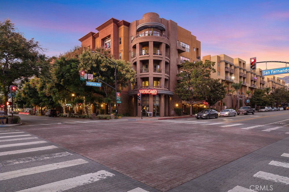 201 E Angeleno Avenue 114 Property Photo
