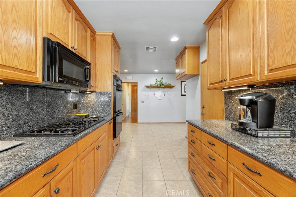 19046 Schoenborn Street Property Photo 11