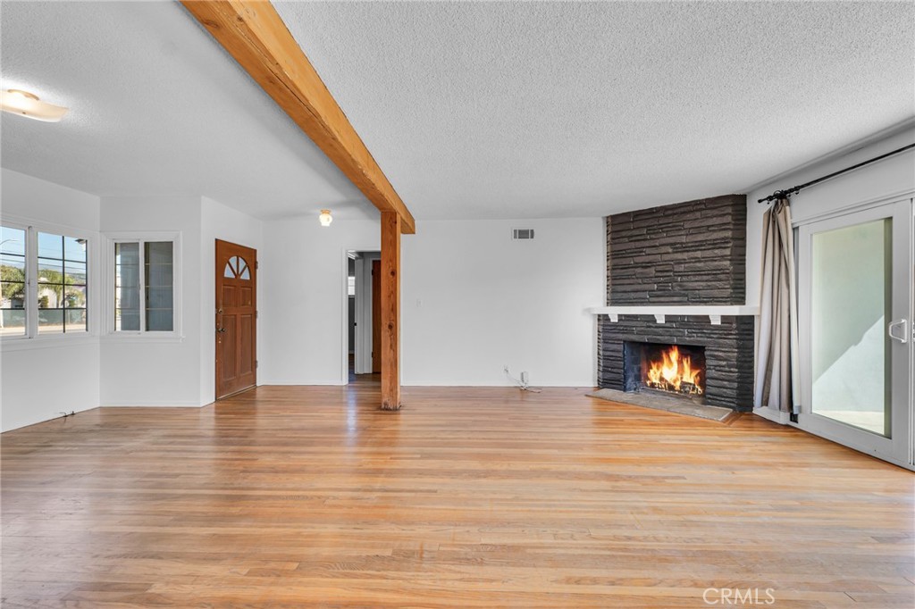 16228 San Fernando Mission Boulevard Property Photo 8
