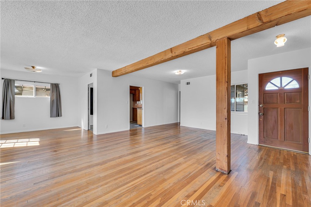 16228 San Fernando Mission Boulevard Property Photo 9
