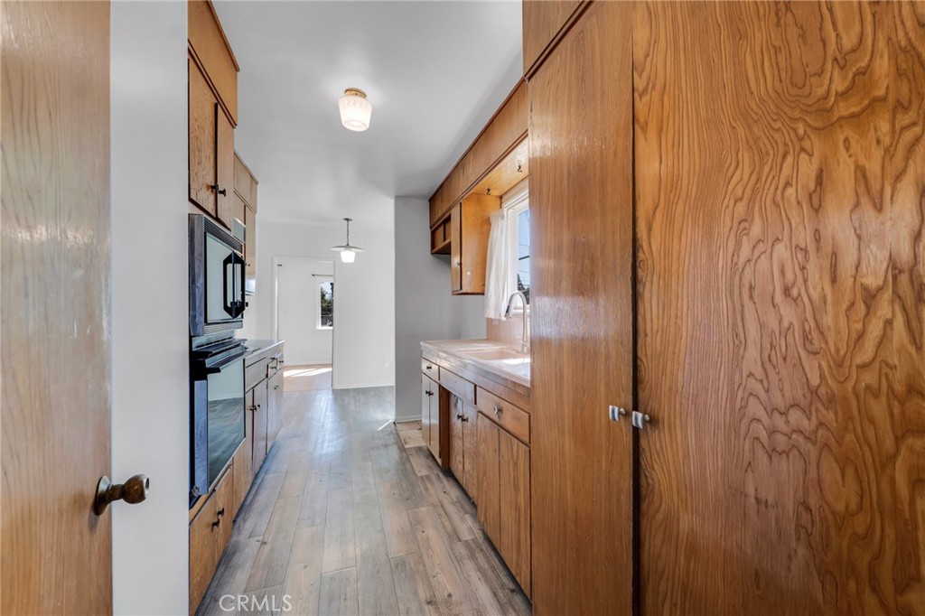 16228 San Fernando Mission Boulevard Property Photo 21