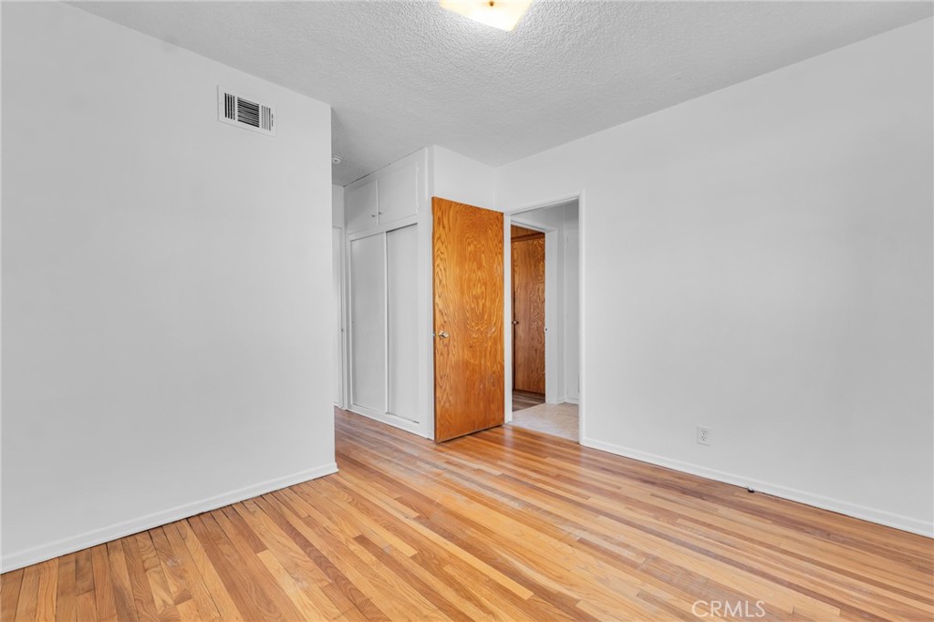 16228 San Fernando Mission Boulevard Property Photo 23
