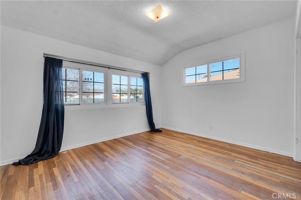 16228 San Fernando Mission Boulevard Property Photo 24