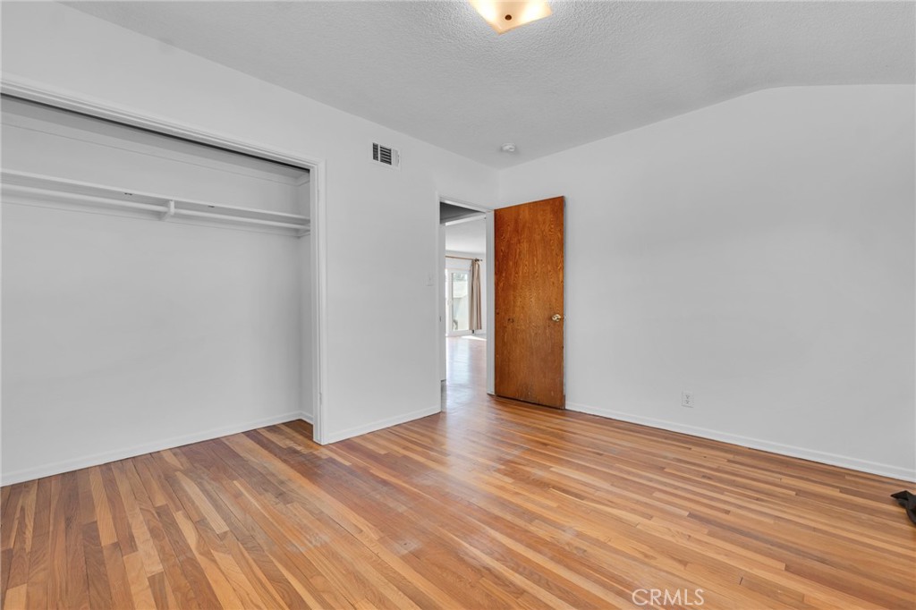 16228 San Fernando Mission Boulevard Property Photo 25