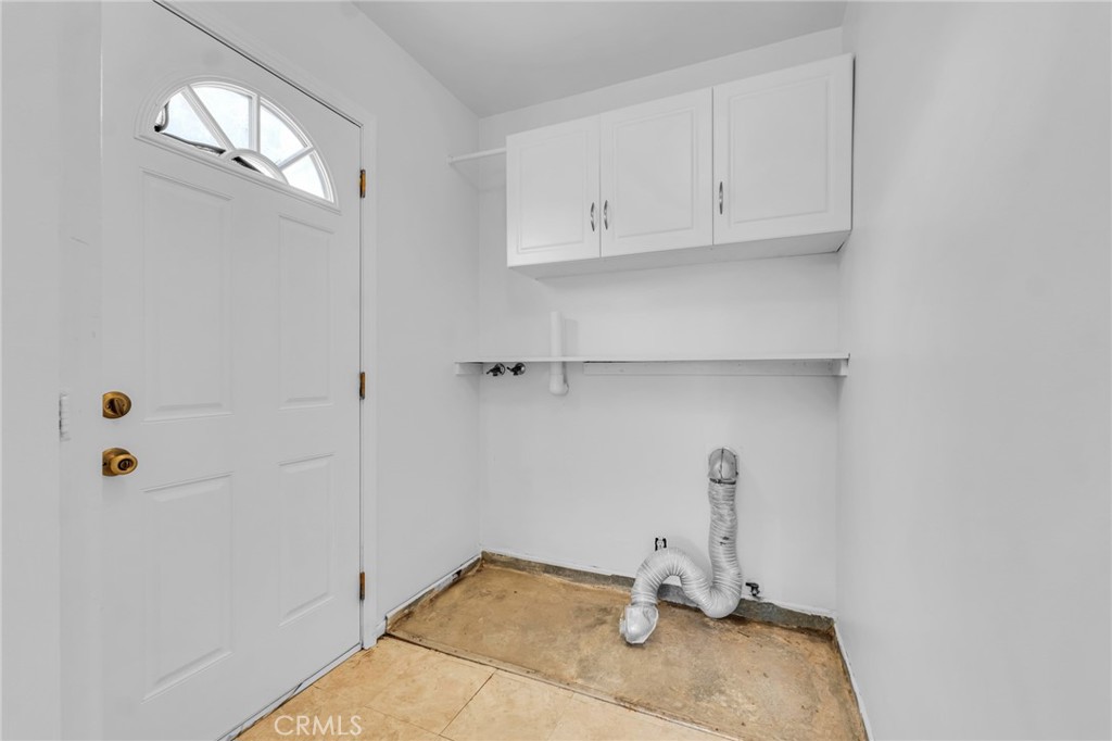 16228 San Fernando Mission Boulevard Property Photo 31