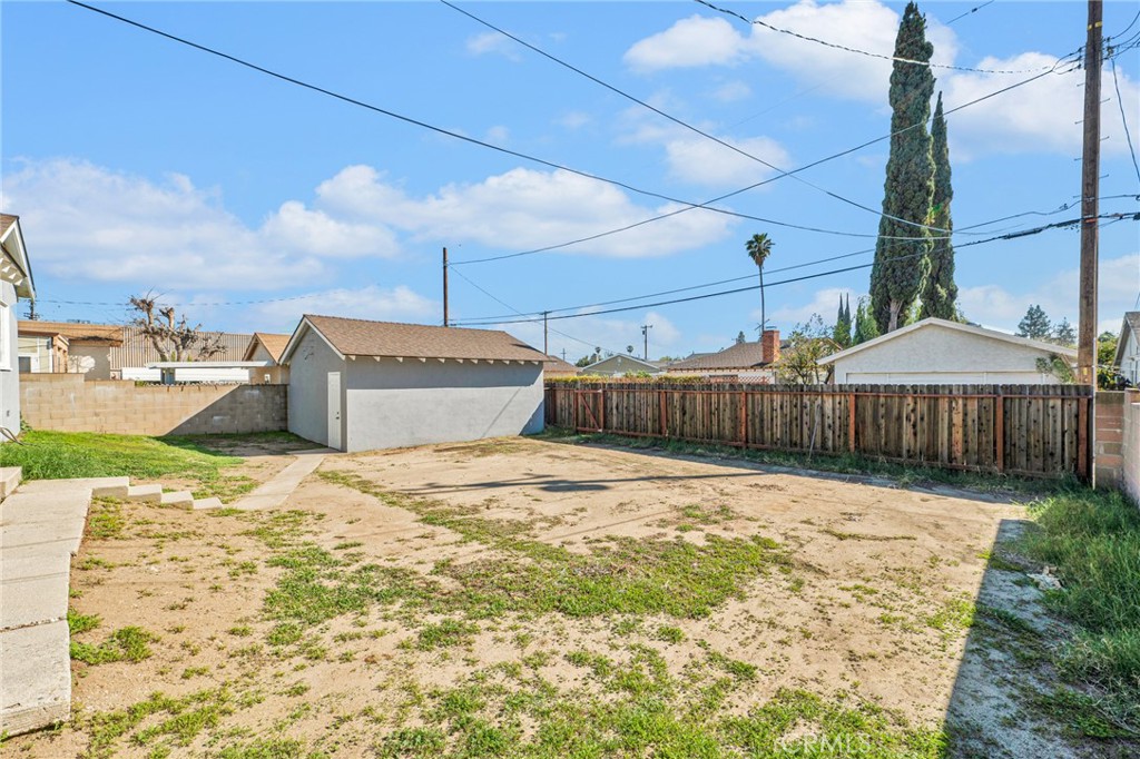16228 San Fernando Mission Boulevard Property Photo 33