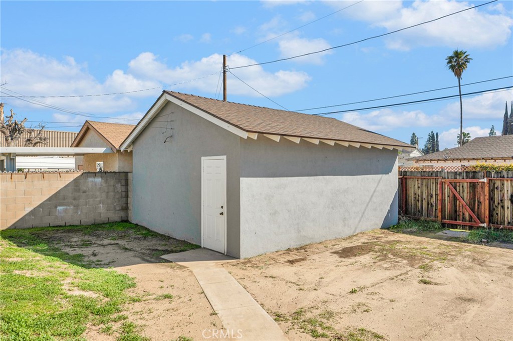 16228 San Fernando Mission Boulevard Property Photo 35