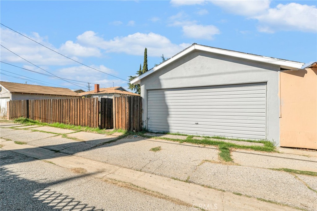 16228 San Fernando Mission Boulevard Property Photo 38