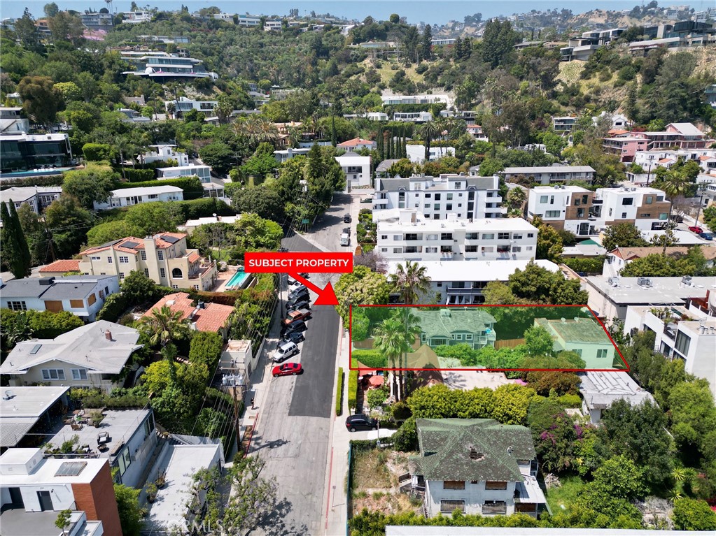 1204 N Clark Street Property Photo 6