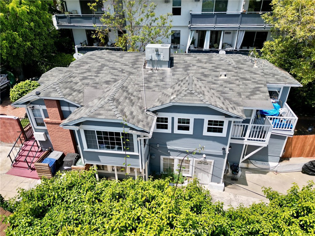 1204 N Clark Street Property Photo 10