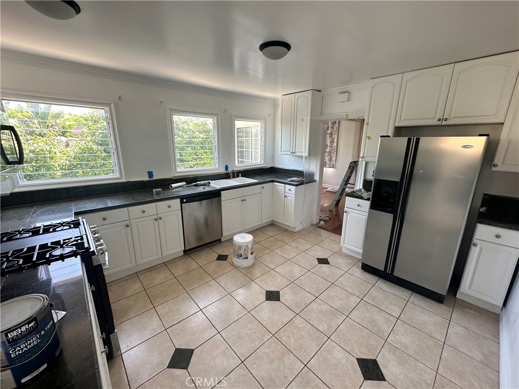1204 N Clark Street Property Photo 19