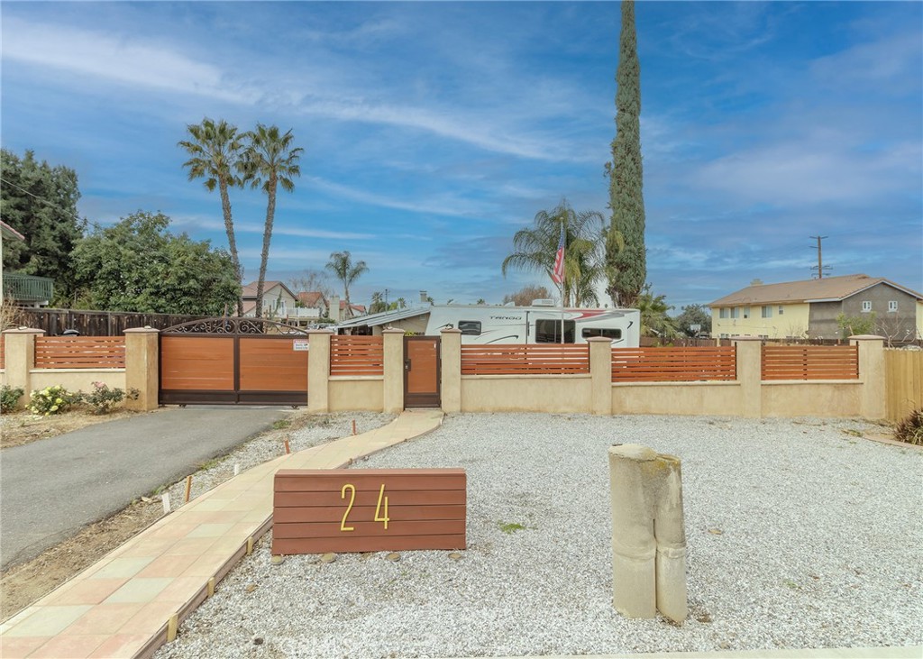 24 S La Salle Street Property Photo 1