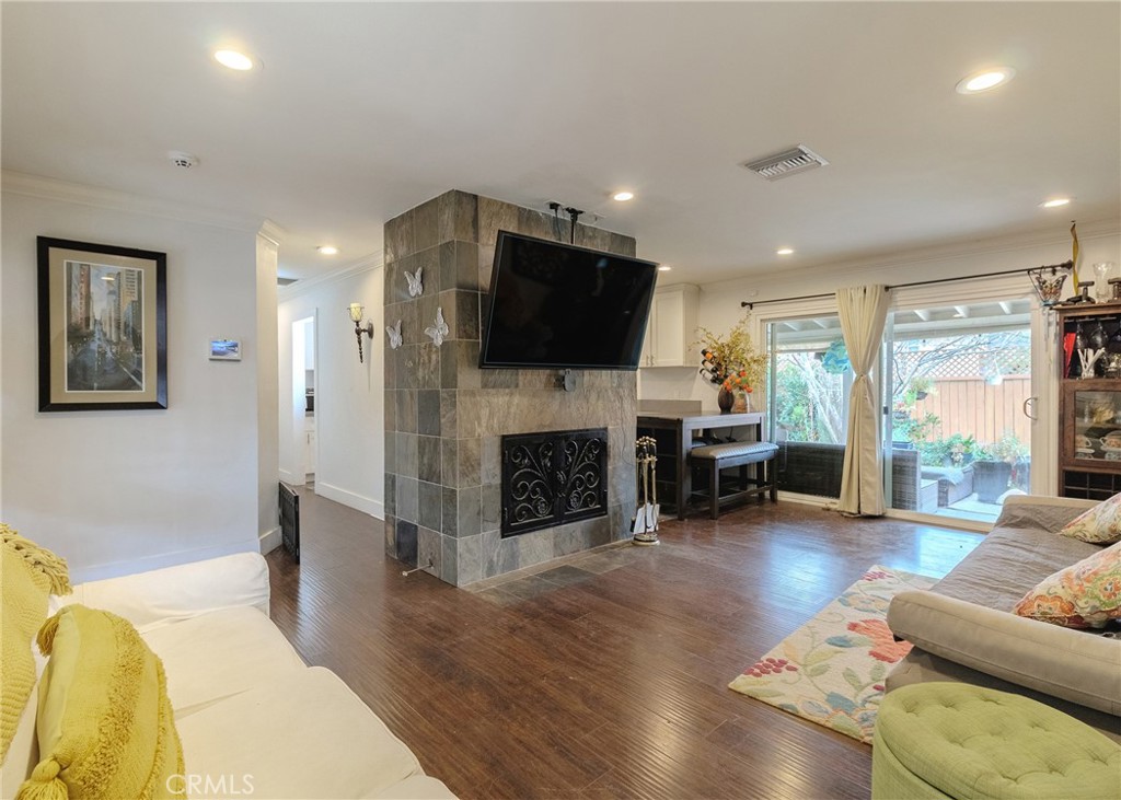 24 S La Salle Street Property Photo 8