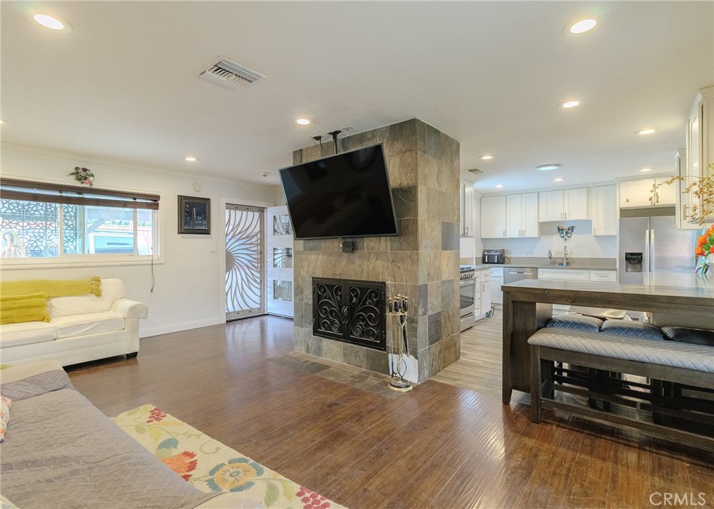 24 S La Salle Street Property Photo 9