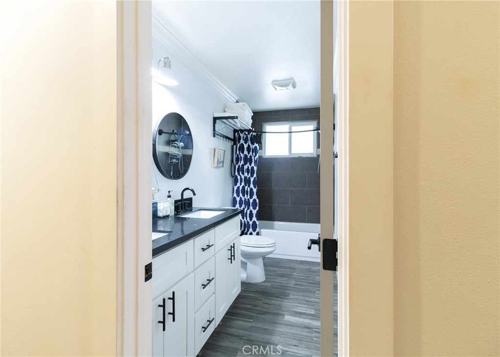 24 S La Salle Street Property Photo 13